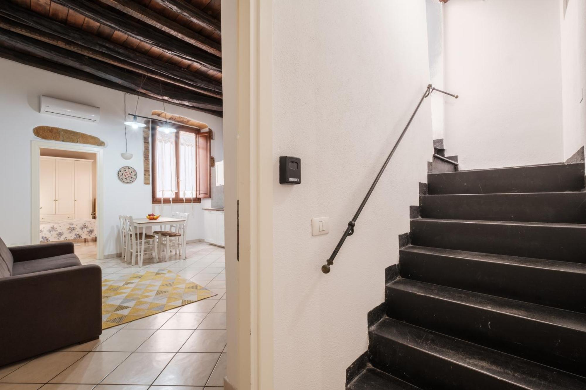 Entu E Mari - Grecu Apartment Cagliari Bagian luar foto