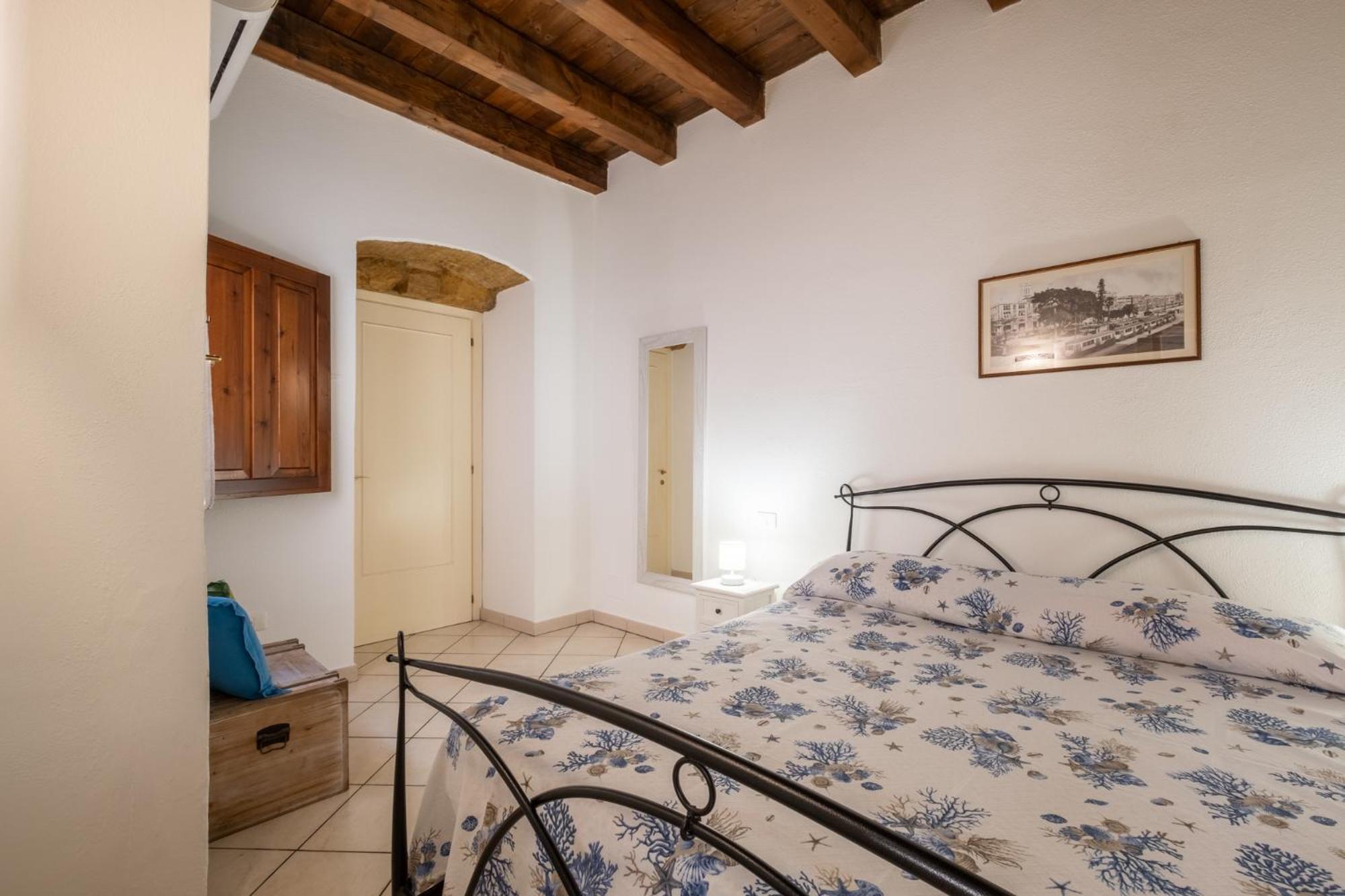 Entu E Mari - Grecu Apartment Cagliari Bagian luar foto